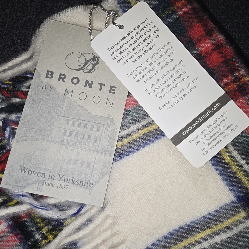 Bronte By Moon Merino Wool Scarf One Size - Picture 2 of 3